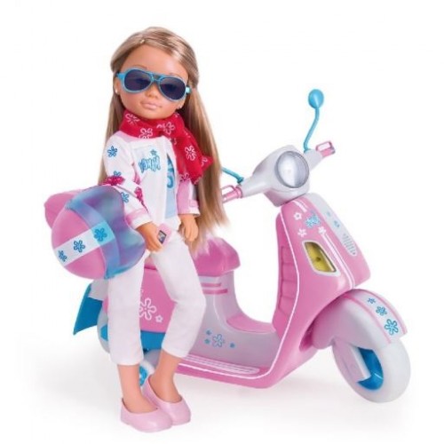 nancy doll famosa